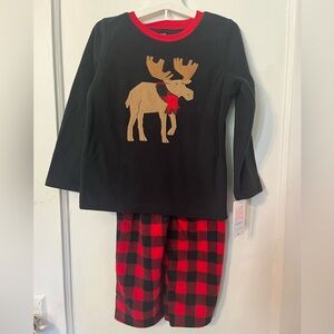 Carters size 5T fleece pajama set-NWT